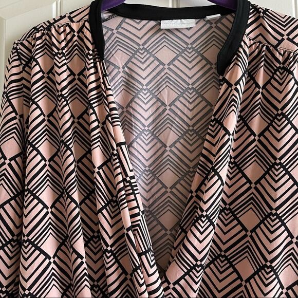 2/$16 New York & Company Pink Print V Neck Faux Wrap Blouse; SZ S; NWOT - Picture 2 of 7